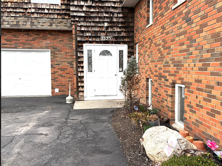 1325 Ransom Rd #3 — Photo 2