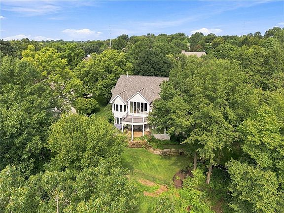 3rd image of 15145 Pawnee Cir