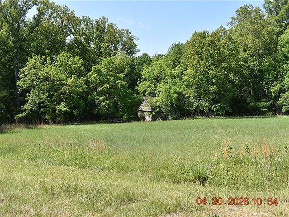 2nd image of 843 Renn Rd