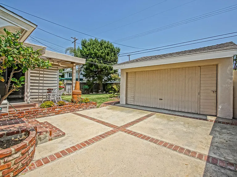 5512 Wiseburn St — Photo 4