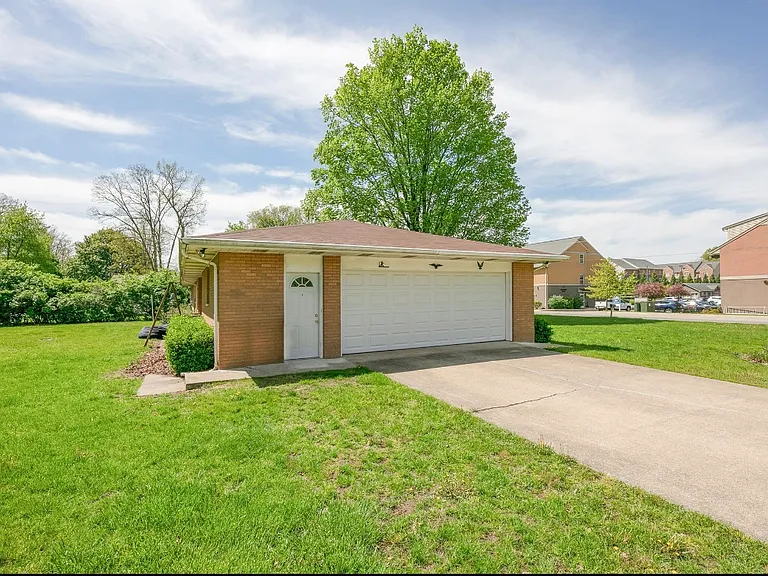 54528 Willis Ave — Photo 2