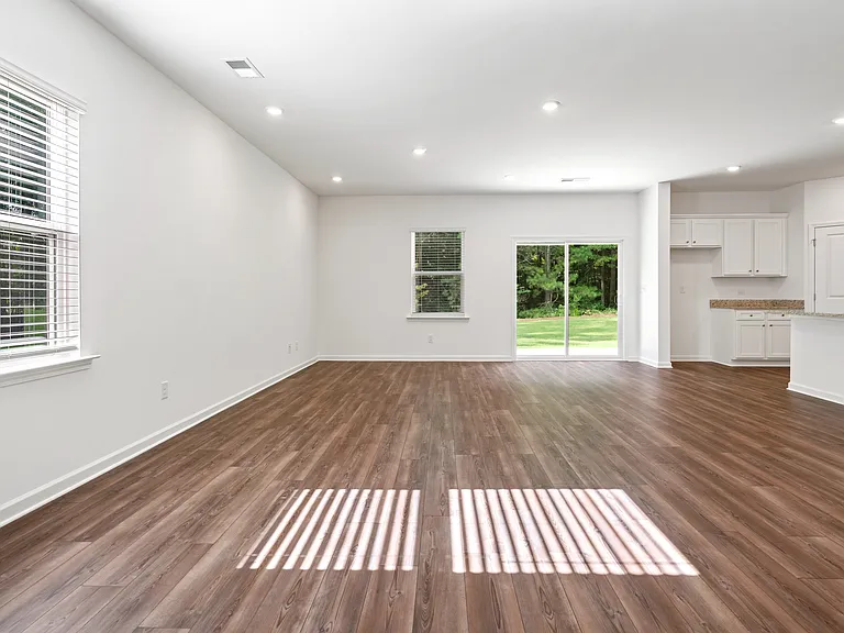676 Evergreen Rd — Photo 5