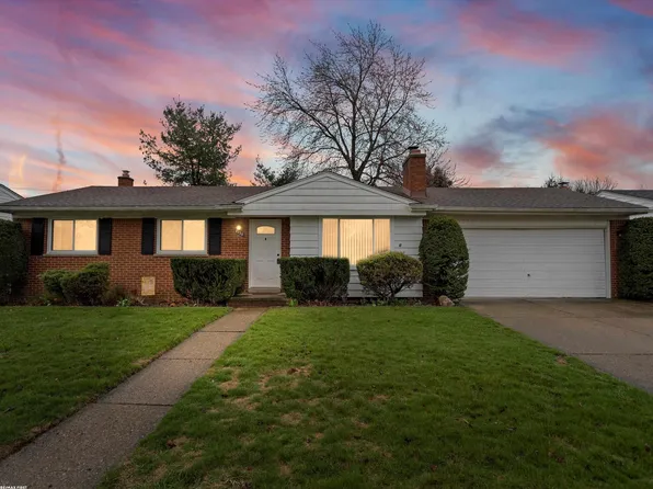 8530 Leslie Dr, Sterling Heights, MI 48314