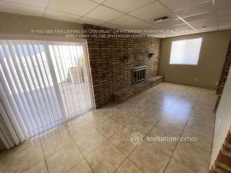 4424 W Caron St — Photo 4