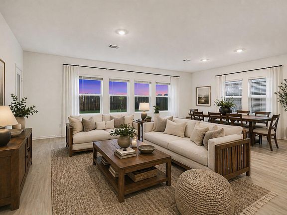 5th image of 1317 Aquilla Ln