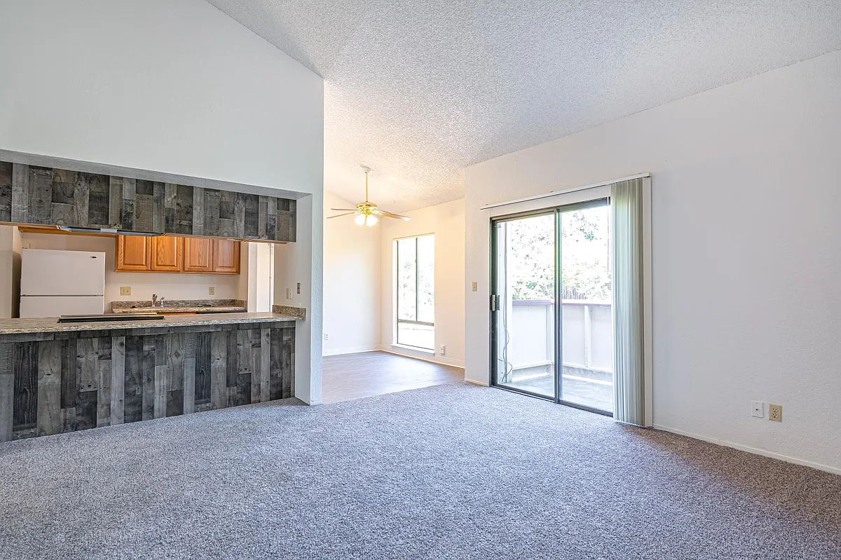 Building Photo - 3101 Garden Cir #8