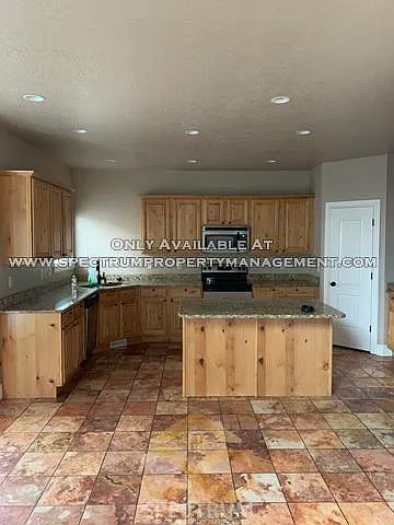 4074 W Cypress — Photo 9