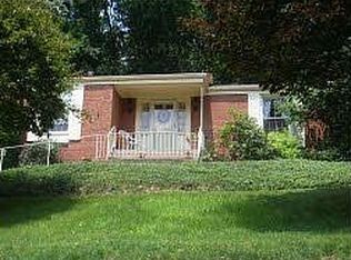 102 Westchester Dr, Pittsburgh, PA 15215