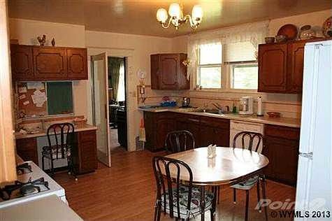 4th image of 614 N Burritt Ave