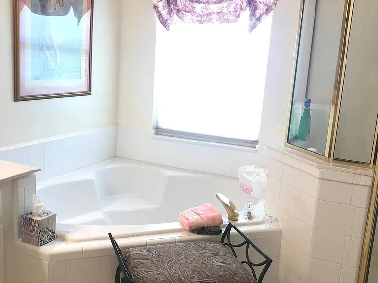 Garden tub.