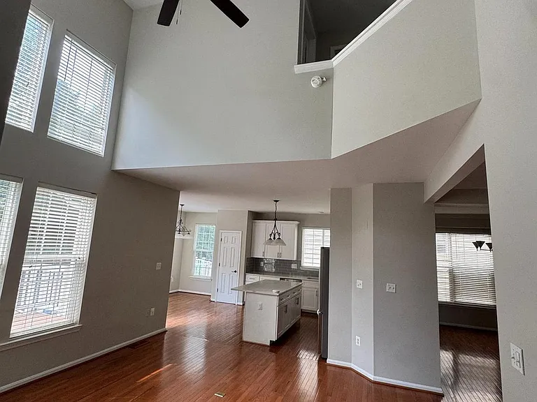 7689 Graysons Mill Ln — Photo 5
