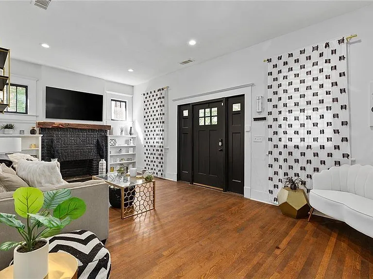 563 Parkway Dr NE — Photo 12
