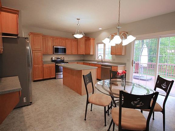 3rd image of 1655 Hannum Dr