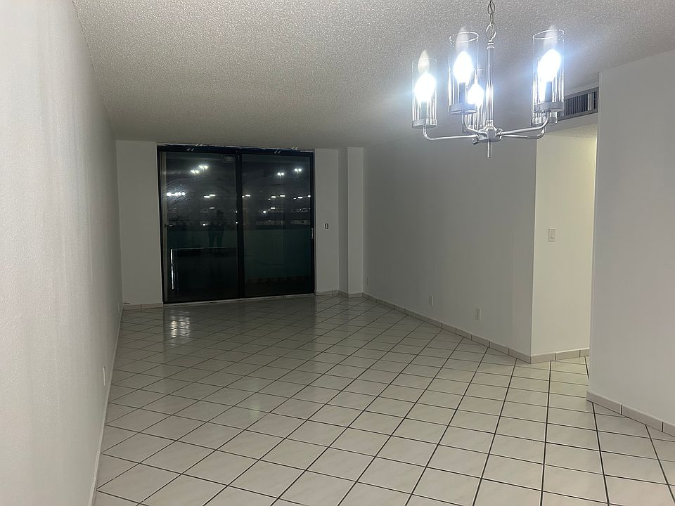 1st image of 1825 W 44th Pl APT 611