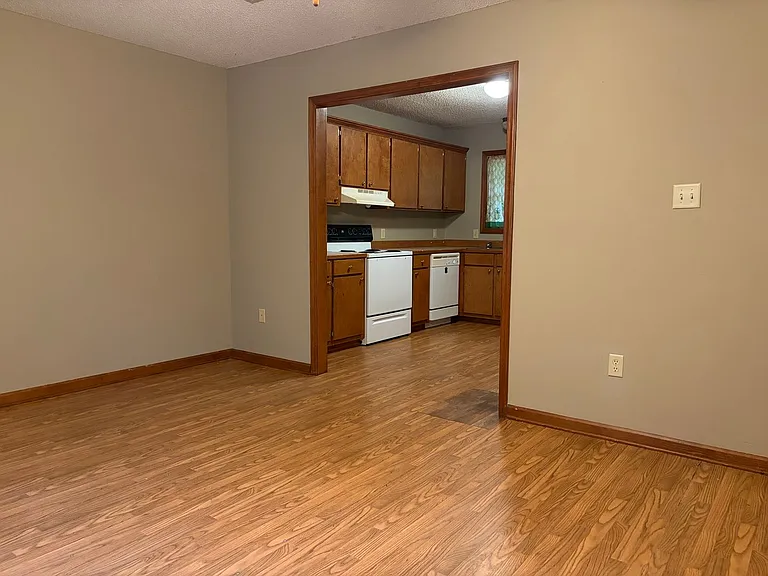 209 Hayden St — Photo 2
