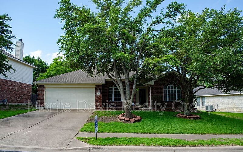 1st image of 212 Grand Isle Dr