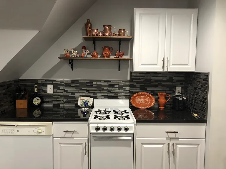 73 Ashley St #3 — Photo 3