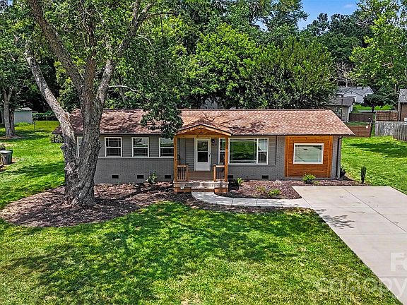 2nd image of 4219 Tipperary Pl