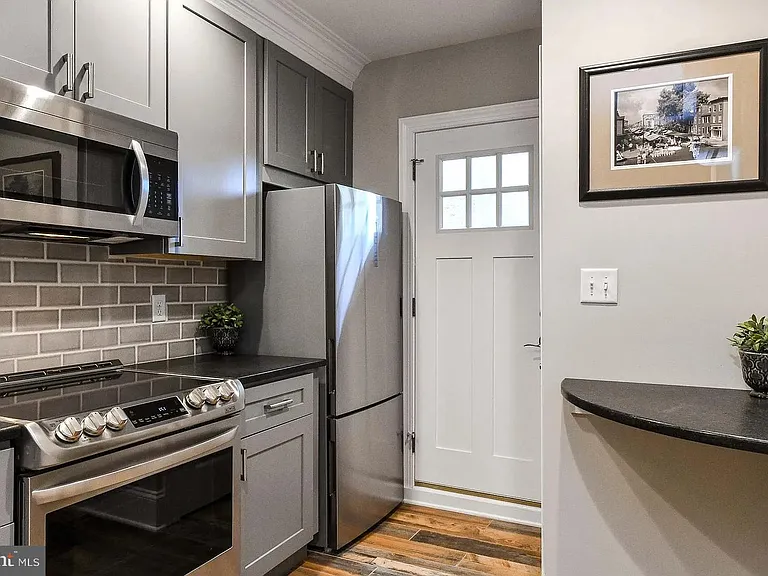 734 Light St #1 — Photo 3