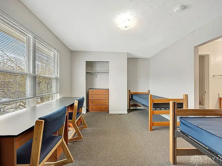 978 Irving Ave #16 — Photo 17