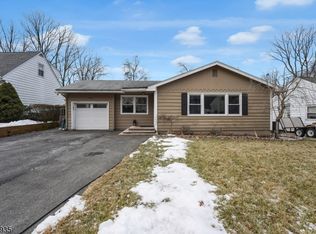 20 Iroquois Ave, Rockaway, NJ 07866