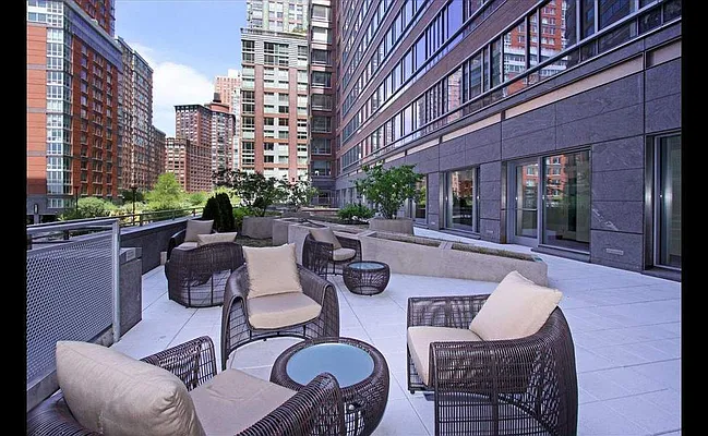 Sold by Catania Facher | media 4