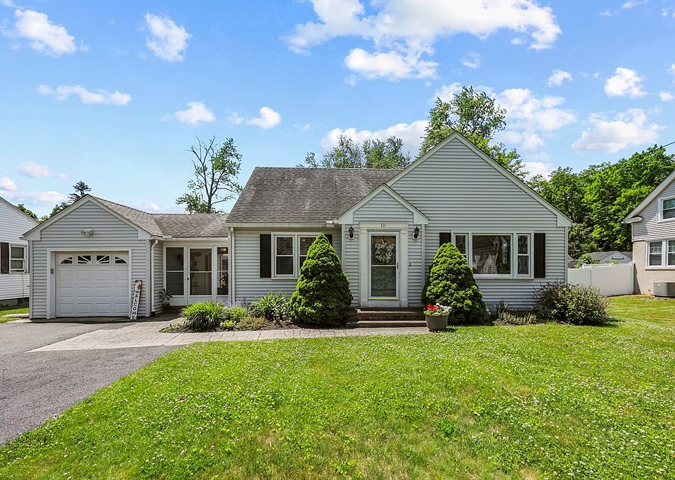 1st image of 111 Maple Rd