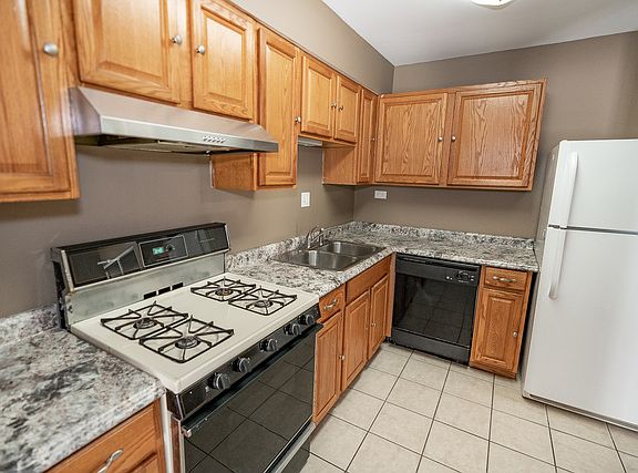 5th image of 1515 E Churchill Dr APT 101