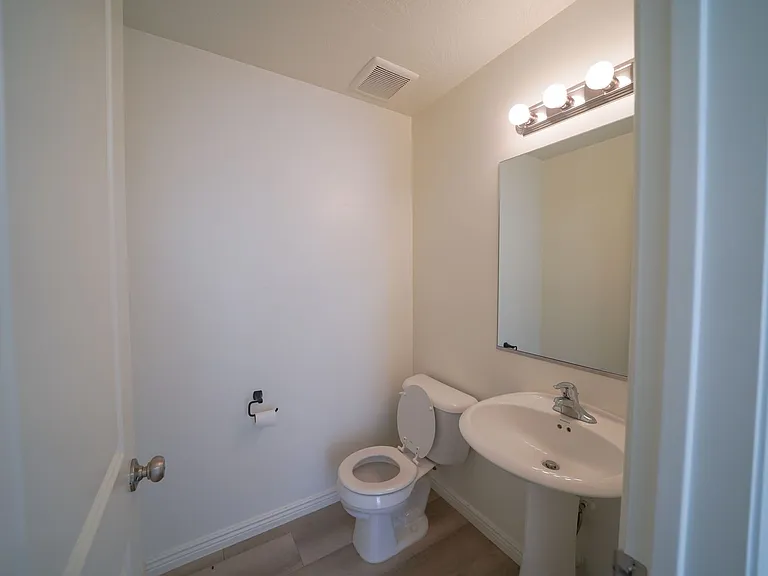 3243 S Fossil Hills Dr — Photo 16