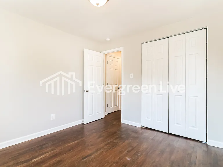 10024 Dolfield Rd — Photo 12