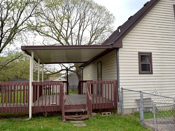 3rd image of 212 Tarrytown Dr
