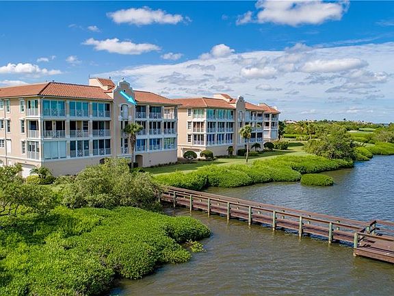 4th image of 4854 S Harbor Dr APT 401
