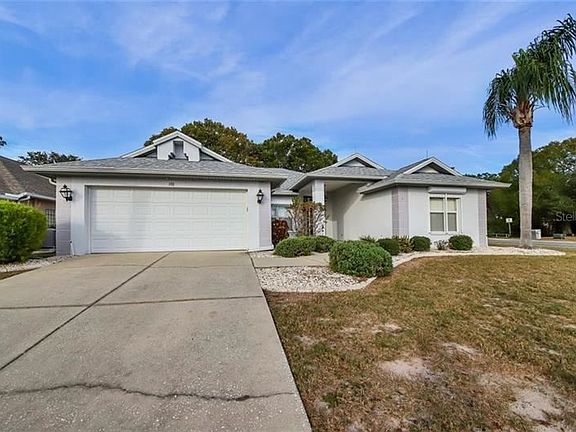 2nd image of 301 Caloosa Woods Ln