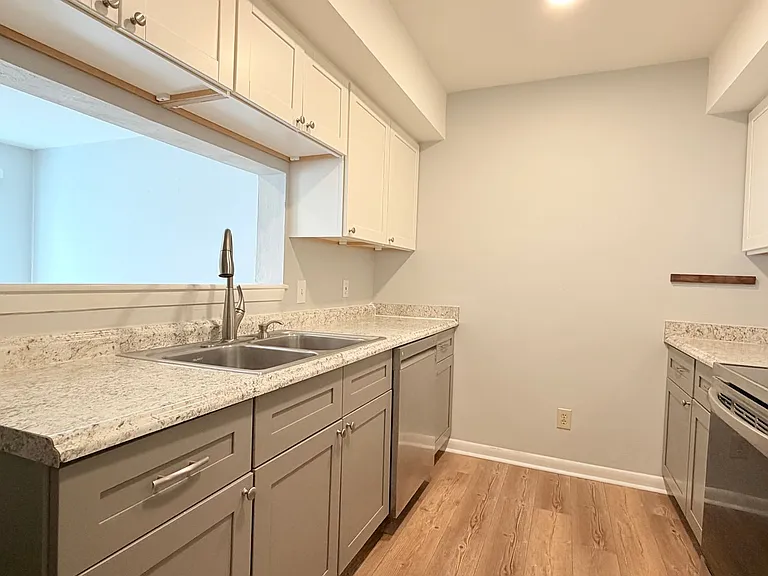 3872 Staffordshire Ln — Photo 5