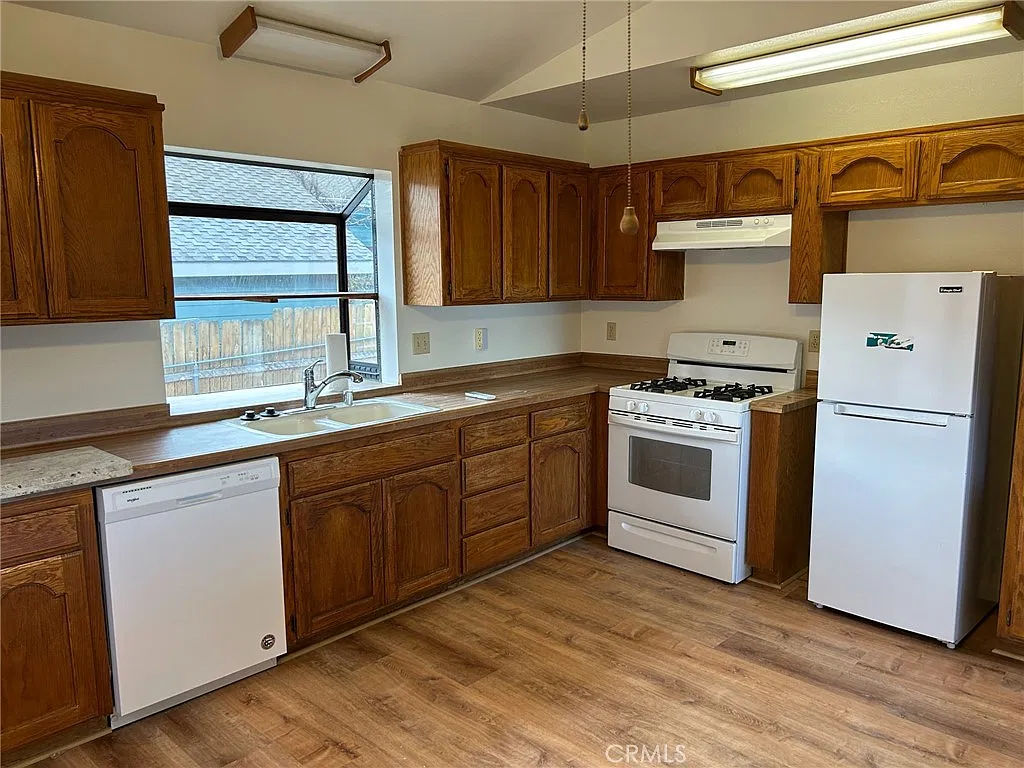 2 bed, 952 sqft, $1,700 — Photo 3