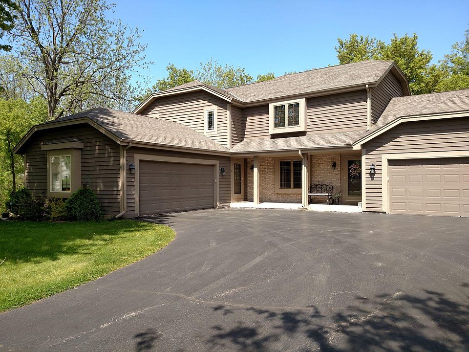 1st image of N30w23470 Greenfield Ct #B