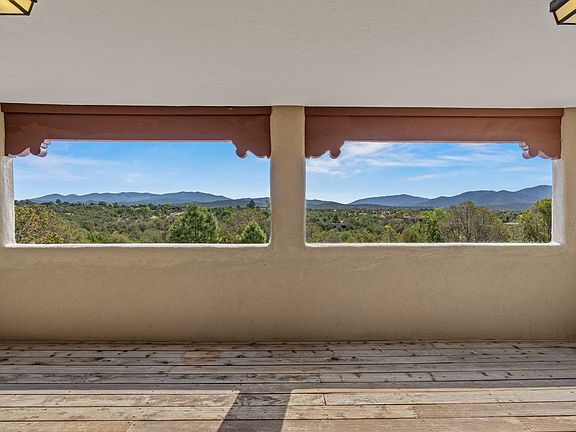 3rd image of 368 Calle Colina