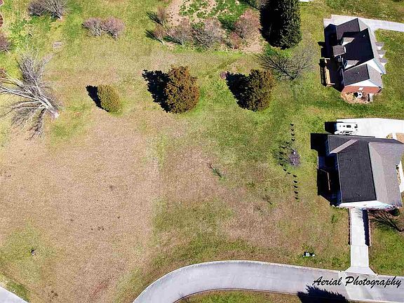3rd image of 606 Eagle Ln