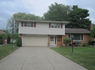 167 Ponderosa Dr, Williamsville, NY 14221