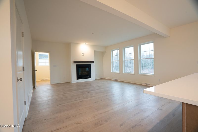 2nd image of 48 Lancaster Court