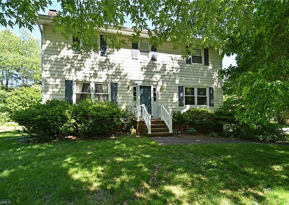 1st image of 349 Queenswood Ct