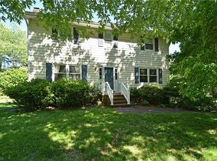 349 Queenswood Ct, Winston Salem, NC 27106