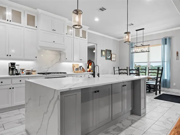 1024 Henry Way, Springtown, TX 76082