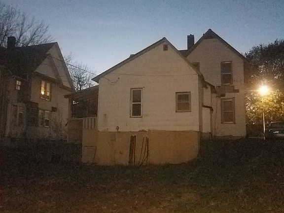 2nd image of 502 N Market St