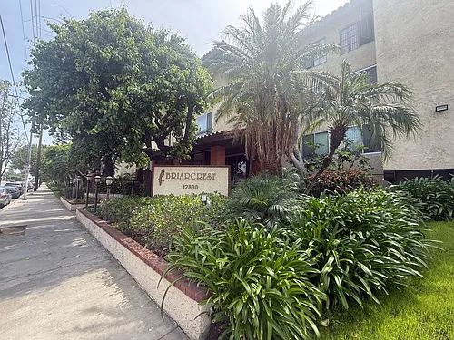 12830 Burbank Blvd #322 Photo 1
