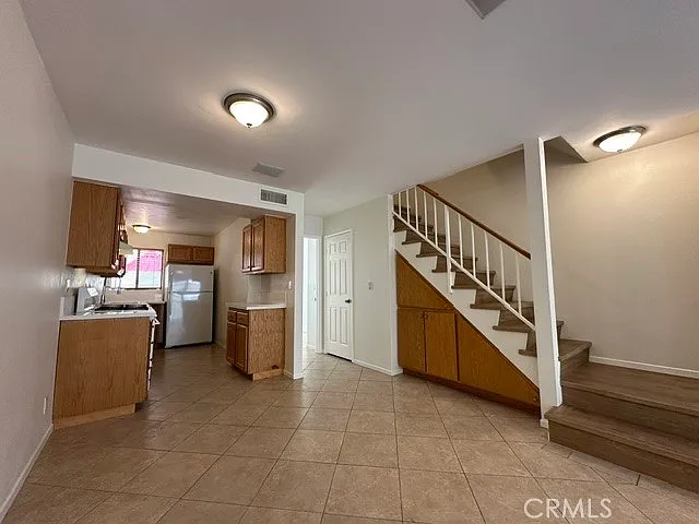 22865 Del Valle St — Photo 4