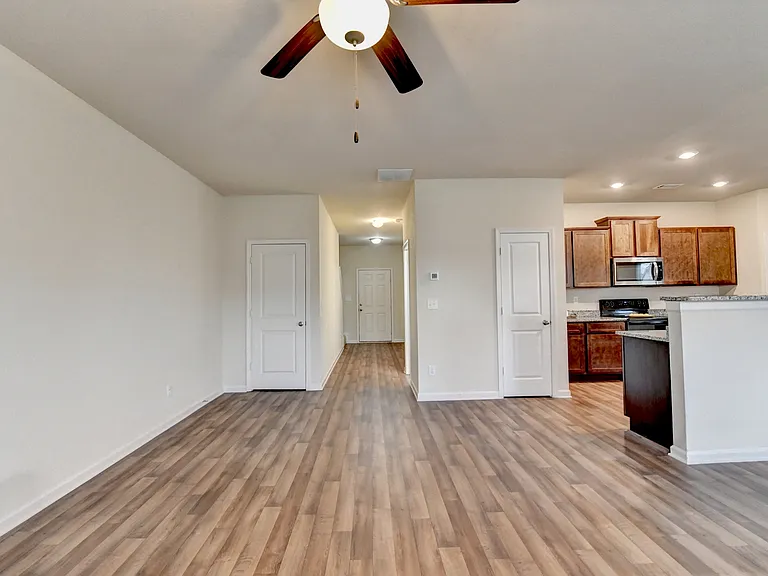 811 Independence Ave — Photo 14