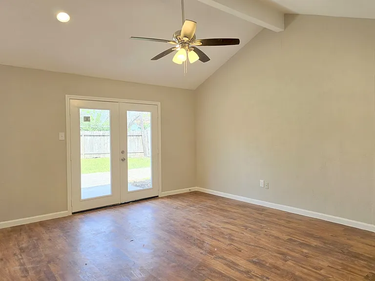 5404 Hazel St — Photo 15