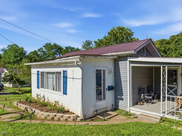 306 Walnut St, Pennsboro, WV 26415
