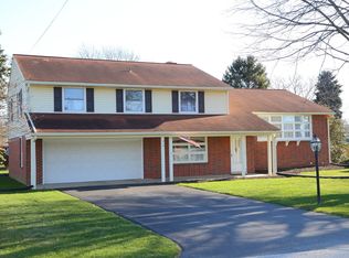 319 Edgemont Dr, Willow Street, PA 17584